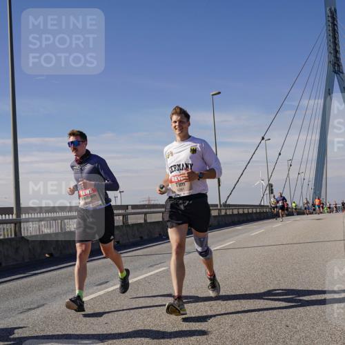 03.10.2025 - Köhlbrandbrückenlauf Michael Burmester http://msf.ph/oto/9072562 03.10.2025 12:37:48 Position 2 4251 meine-sportfotos.de