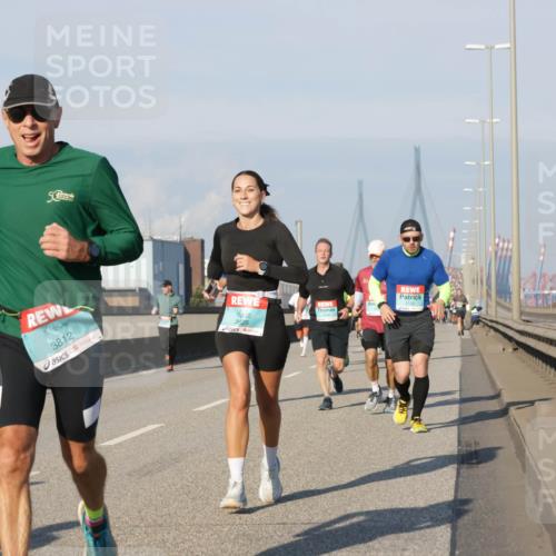 03.10.2025 - Köhlbrandbrückenlauf Jannik Wohlers http://msf.ph/oto/9072568 03.10.2025 09:50:09 Position 3 3812, 3825, 1132 meine-sportfotos.de