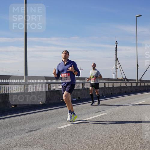 03.10.2025 - Köhlbrandbrückenlauf Michael Burmester http://msf.ph/oto/9072572 03.10.2025 12:37:56 Position 2 4518 meine-sportfotos.de