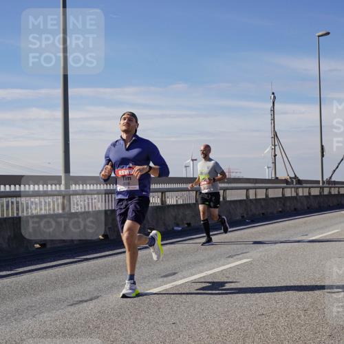 03.10.2025 - Köhlbrandbrückenlauf Michael Burmester http://msf.ph/oto/9072594 03.10.2025 12:37:56 Position 2 4518 meine-sportfotos.de