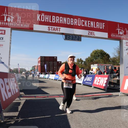 03.10.2025 - Köhlbrandbrückenlauf Lena Gebhardt http://msf.ph/oto/9072603 03.10.2025 13:37:27 Ziel 5143, 5190, 5241, 5550, 5551, 5554, 6000, 6133 meine-sportfotos.de