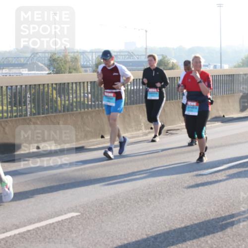03.10.2025 - Köhlbrandbrückenlauf Lena Gebhardt http://msf.ph/oto/9072609 03.10.2025 09:24:52 Position 1  meine-sportfotos.de