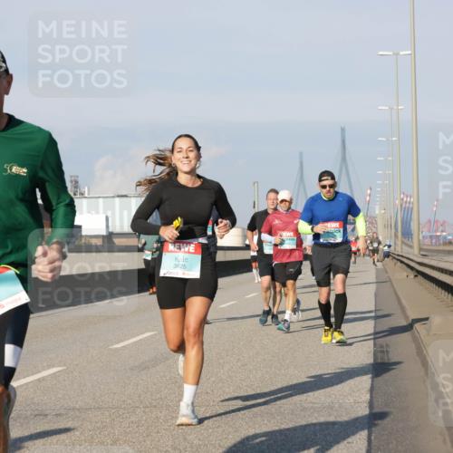 03.10.2025 - Köhlbrandbrückenlauf Jannik Wohlers http://msf.ph/oto/9072610 03.10.2025 09:50:10 Position 3 3812, 3825 meine-sportfotos.de