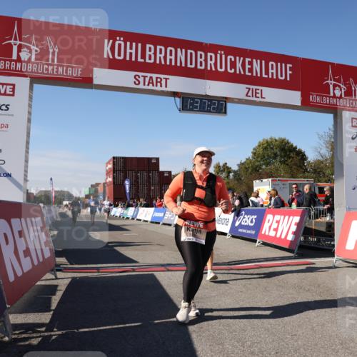 03.10.2025 - Köhlbrandbrückenlauf Lena Gebhardt http://msf.ph/oto/9072614 03.10.2025 13:37:27 Ziel 5143, 5190, 5241, 5550, 5551, 5554, 6000, 6133 meine-sportfotos.de