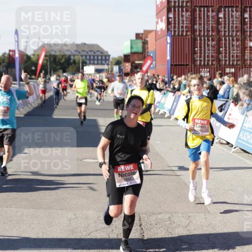 03.10.2025 - Köhlbrandbrückenlauf Jannik Wohlers http://msf.ph/oto/9072618 03.10.2025 13:15:46 Ziel 4210, 4399, 4421, 4577, 4604, 4678, 4704, 4803, 4885, 5768, 5800, 5801, 5879, 5942, 6112, 6301, 6445, 6536 meine-sportfotos.de