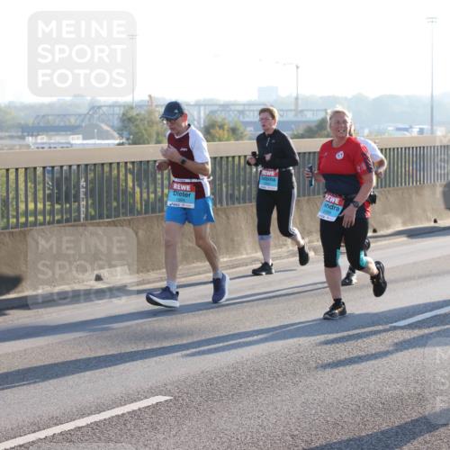 03.10.2025 - Köhlbrandbrückenlauf Lena Gebhardt http://msf.ph/oto/9072622 03.10.2025 09:24:52 Position 1 1984, 3159 meine-sportfotos.de