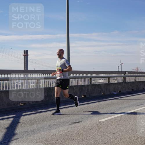 03.10.2025 - Köhlbrandbrückenlauf Michael Burmester http://msf.ph/oto/9072624 03.10.2025 12:37:58 Position 2  meine-sportfotos.de