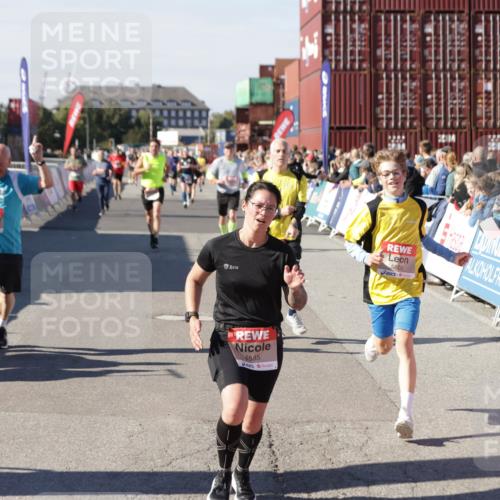 03.10.2025 - Köhlbrandbrückenlauf Jannik Wohlers http://msf.ph/oto/9072625 03.10.2025 13:15:46 Ziel 4210, 4399, 4421, 4577, 4604, 4678, 4704, 4803, 4885, 5768, 5800, 5801, 5879, 5942, 6112, 6301, 6445, 6536 meine-sportfotos.de
