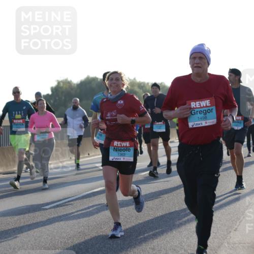 03.10.2025 - Köhlbrandbrückenlauf Jannik Wohlers http://msf.ph/oto/9072628 03.10.2025 09:18:14 Position 3 1, 1498, 1501, 1363 meine-sportfotos.de