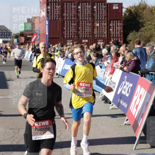 03.10.2025 - Köhlbrandbrückenlauf Jannik Wohlers http://msf.ph/oto/9072635 03.10.2025 13:15:47 Ziel 4210, 4399, 4421, 4604, 4678, 4803, 4885, 5768, 5800, 5801, 5879, 5942, 6112, 6301, 6445, 6536 meine-sportfotos.de