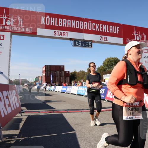 03.10.2025 - Köhlbrandbrückenlauf Lena Gebhardt http://msf.ph/oto/9072651 03.10.2025 13:37:28 Ziel 5190, 5241, 5550, 5551, 5554, 6000, 6133 meine-sportfotos.de