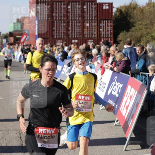 03.10.2025 - Köhlbrandbrückenlauf Jannik Wohlers http://msf.ph/oto/9072661 03.10.2025 13:15:47 Ziel 4210, 4399, 4421, 4604, 4678, 4803, 4885, 5768, 5800, 5801, 5879, 5942, 6112, 6301, 6445, 6536 meine-sportfotos.de