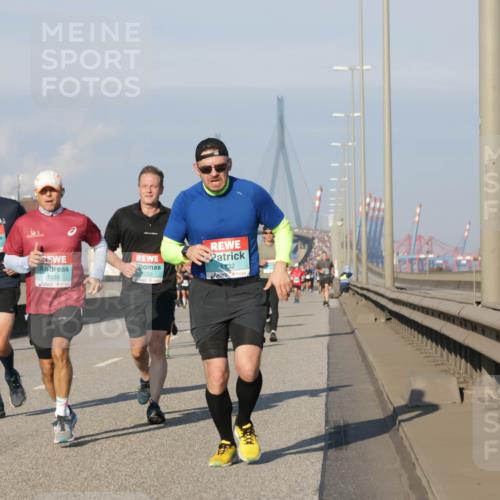 03.10.2025 - Köhlbrandbrückenlauf Jannik Wohlers http://msf.ph/oto/9072662 03.10.2025 09:50:11 Position 3 3138, 1033, 1239, 1132 meine-sportfotos.de