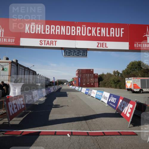 03.10.2025 - Köhlbrandbrückenlauf Jannik Wohlers http://msf.ph/oto/9072666 03.10.2025 12:32:32 Ziel  meine-sportfotos.de