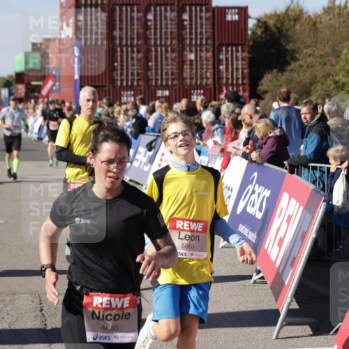 03.10.2025 - Köhlbrandbrückenlauf Jannik Wohlers http://msf.ph/oto/9072673 03.10.2025 13:15:47 Ziel 4210, 4399, 4421, 4604, 4678, 4803, 4885, 5768, 5800, 5801, 5879, 5942, 6112, 6301, 6445, 6536 meine-sportfotos.de