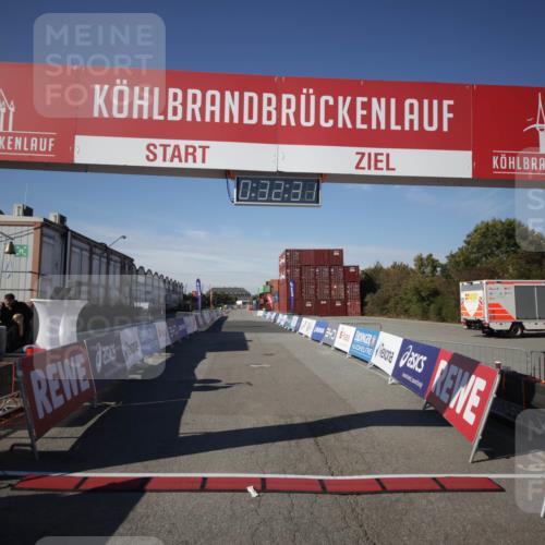 03.10.2025 - Köhlbrandbrückenlauf Jannik Wohlers http://msf.ph/oto/9072681 03.10.2025 12:32:32 Ziel  meine-sportfotos.de