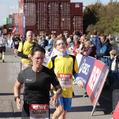 03.10.2025 - Köhlbrandbrückenlauf Jannik Wohlers http://msf.ph/oto/9072684 03.10.2025 13:15:47 Ziel 4210, 4399, 4421, 4604, 4678, 4803, 4885, 5768, 5800, 5801, 5879, 5942, 6112, 6301, 6445, 6536 meine-sportfotos.de