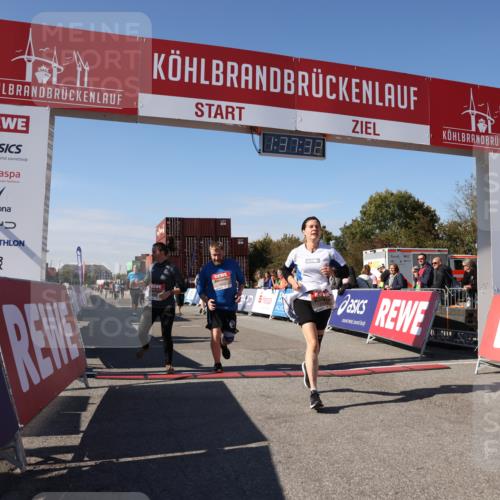 03.10.2025 - Köhlbrandbrückenlauf Lena Gebhardt http://msf.ph/oto/9072707 03.10.2025 13:37:33 Ziel 4611, 4863, 5190, 5241, 5550, 5551, 5554, 5756, 6000, 6133, 6402 meine-sportfotos.de