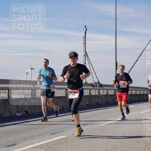 03.10.2025 - Köhlbrandbrückenlauf Michael Burmester http://msf.ph/oto/9072708 03.10.2025 12:38:07 Position 2 8609 meine-sportfotos.de