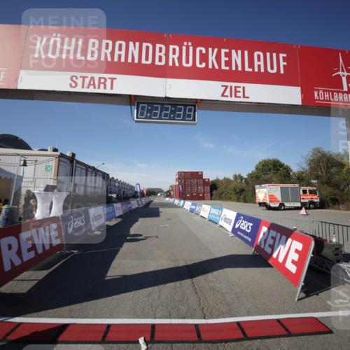 03.10.2025 - Köhlbrandbrückenlauf Jannik Wohlers http://msf.ph/oto/9072716 03.10.2025 12:32:39 Ziel  meine-sportfotos.de