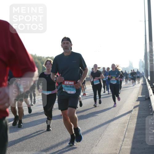 03.10.2025 - Köhlbrandbrückenlauf Jannik Wohlers http://msf.ph/oto/9072720 03.10.2025 09:18:16 Position 3 498, 1501 meine-sportfotos.de