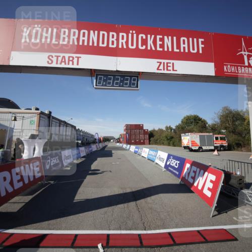 03.10.2025 - Köhlbrandbrückenlauf Jannik Wohlers http://msf.ph/oto/9072729 03.10.2025 12:32:39 Ziel  meine-sportfotos.de