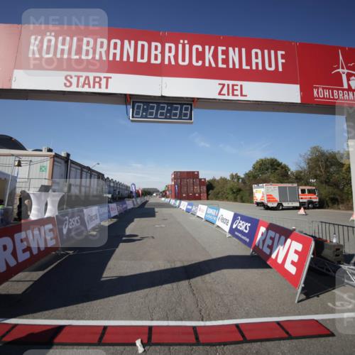 03.10.2025 - Köhlbrandbrückenlauf Jannik Wohlers http://msf.ph/oto/9072740 03.10.2025 12:32:39 Ziel  meine-sportfotos.de