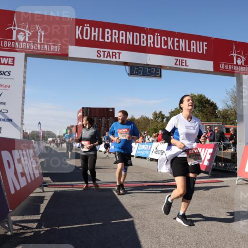 03.10.2025 - Köhlbrandbrückenlauf Lena Gebhardt http://msf.ph/oto/9072742 03.10.2025 13:37:33 Ziel 4611, 4863, 5190, 5241, 5550, 5551, 5554, 5756, 6000, 6133, 6402 meine-sportfotos.de