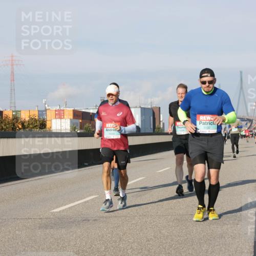 03.10.2025 - Köhlbrandbrückenlauf Jannik Wohlers http://msf.ph/oto/9072750 03.10.2025 09:50:12 Position 3 1033, 1239, 1132 meine-sportfotos.de