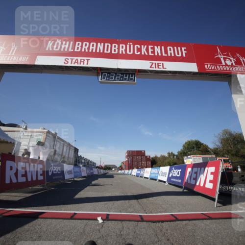 03.10.2025 - Köhlbrandbrückenlauf Jannik Wohlers http://msf.ph/oto/9072776 03.10.2025 12:32:45 Ziel  meine-sportfotos.de