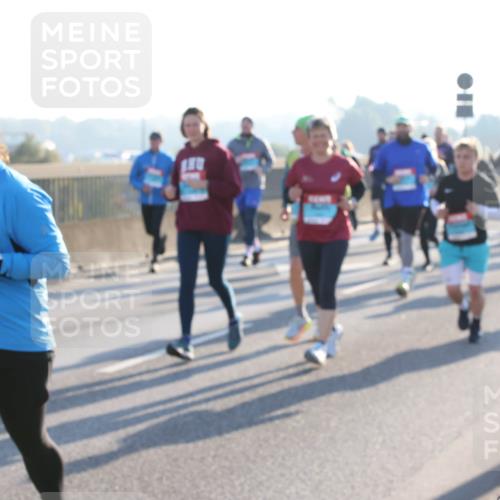 03.10.2025 - Köhlbrandbrückenlauf Lena Gebhardt http://msf.ph/oto/9072804 03.10.2025 09:24:53 Position 1 315 meine-sportfotos.de
