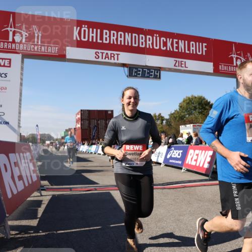 03.10.2025 - Köhlbrandbrückenlauf Lena Gebhardt http://msf.ph/oto/9072810 03.10.2025 13:37:35 Ziel 4611, 4863, 5190, 5241, 5550, 5551, 5756, 6133, 6402 meine-sportfotos.de