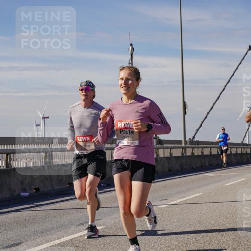 03.10.2025 - Köhlbrandbrückenlauf Michael Burmester http://msf.ph/oto/9072812 03.10.2025 12:38:10 Position 2 6767, 4148, 4368 meine-sportfotos.de