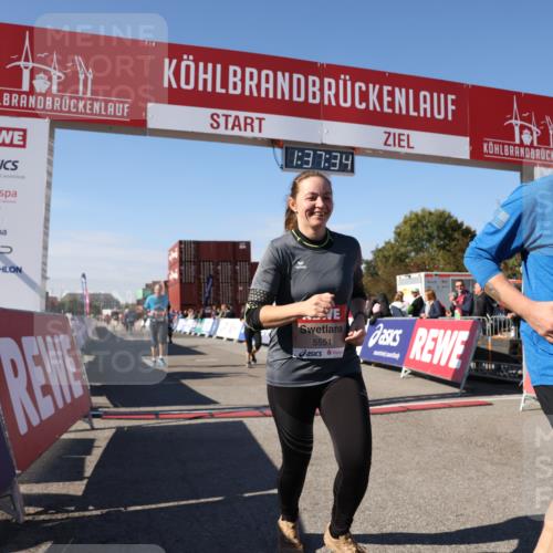 03.10.2025 - Köhlbrandbrückenlauf Lena Gebhardt http://msf.ph/oto/9072823 03.10.2025 13:37:35 Ziel 4611, 4863, 5190, 5241, 5550, 5551, 5756, 6133, 6402 meine-sportfotos.de