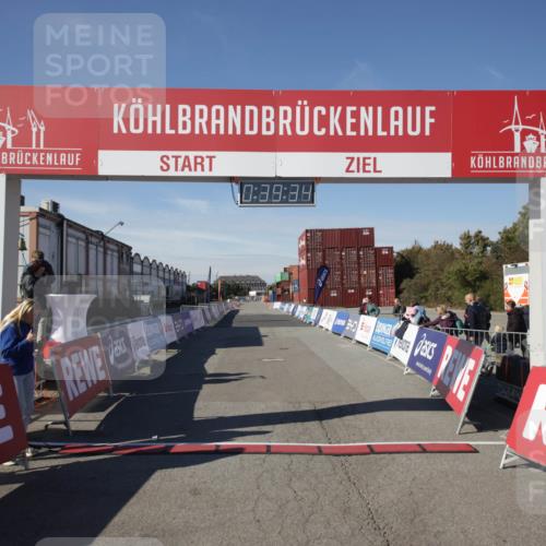 03.10.2025 - Köhlbrandbrückenlauf Jannik Wohlers http://msf.ph/oto/9072858 03.10.2025 12:39:34 Ziel  meine-sportfotos.de