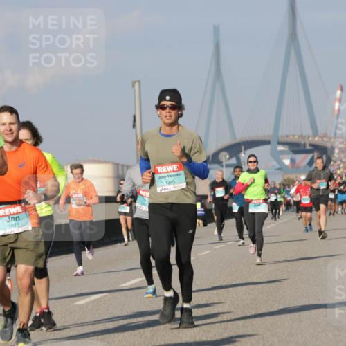03.10.2025 - Köhlbrandbrückenlauf Jannik Wohlers http://msf.ph/oto/9072867 03.10.2025 09:50:16 Position 3 1086, 1245, 1622 meine-sportfotos.de