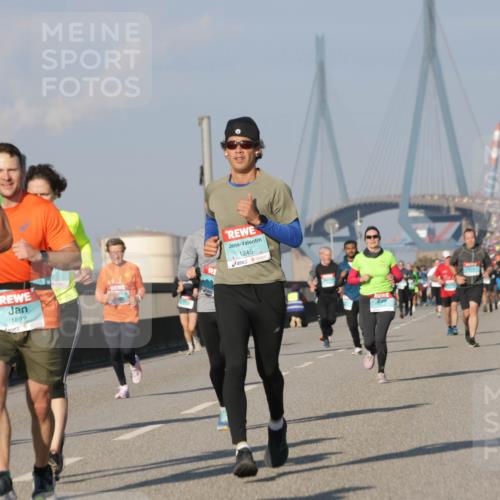 03.10.2025 - Köhlbrandbrückenlauf Jannik Wohlers http://msf.ph/oto/9072878 03.10.2025 09:50:16 Position 3 1080, 1622, 1245 meine-sportfotos.de