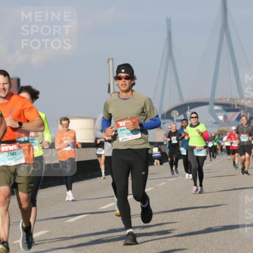 03.10.2025 - Köhlbrandbrückenlauf Jannik Wohlers http://msf.ph/oto/9072890 03.10.2025 09:50:16 Position 3 1080, 1622, 1245 meine-sportfotos.de