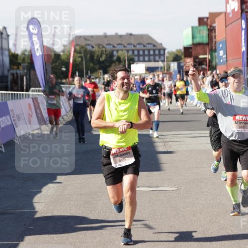 03.10.2025 - Köhlbrandbrückenlauf Jannik Wohlers http://msf.ph/oto/9072898 03.10.2025 13:15:50 Ziel 4210, 4374, 4604, 4677, 4833, 4885, 5768, 5800, 5801, 5879, 5942, 6112, 6301, 6445, 6507, 6536 meine-sportfotos.de