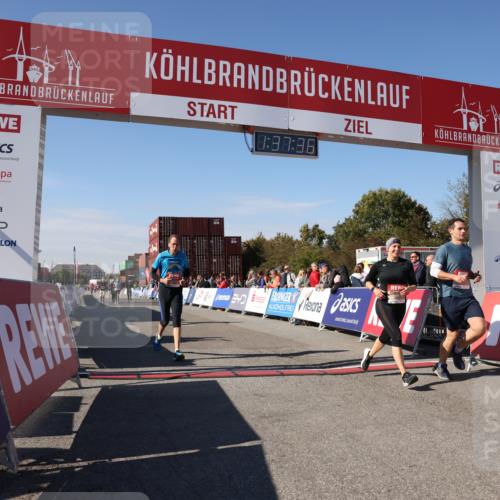 03.10.2025 - Köhlbrandbrückenlauf Lena Gebhardt http://msf.ph/oto/9072900 03.10.2025 13:37:37 Ziel 4611, 4863, 5201, 5384, 5550, 5551, 5756, 6133, 6402 meine-sportfotos.de