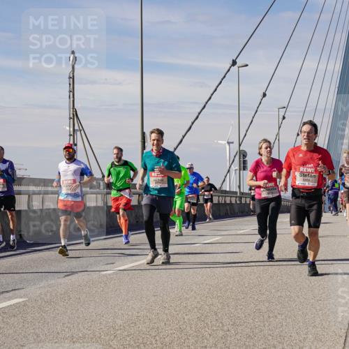 03.10.2025 - Köhlbrandbrückenlauf Michael Burmester http://msf.ph/oto/9072907 03.10.2025 12:38:21 Position 2 6484 meine-sportfotos.de