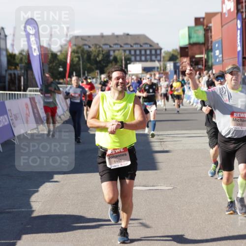 03.10.2025 - Köhlbrandbrückenlauf Jannik Wohlers http://msf.ph/oto/9072908 03.10.2025 13:15:50 Ziel 4210, 4374, 4604, 4677, 4833, 4885, 5768, 5800, 5801, 5879, 5942, 6112, 6301, 6445, 6507, 6536 meine-sportfotos.de