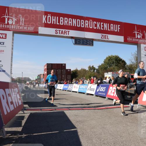 03.10.2025 - Köhlbrandbrückenlauf Lena Gebhardt http://msf.ph/oto/9072927 03.10.2025 13:37:37 Ziel 4611, 4863, 5201, 5384, 5550, 5551, 5756, 6133, 6402 meine-sportfotos.de