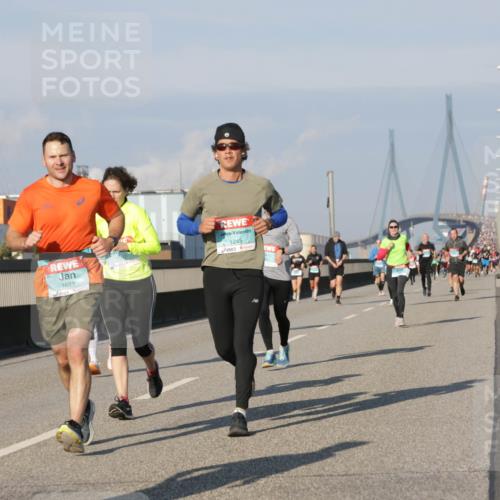 03.10.2025 - Köhlbrandbrückenlauf Jannik Wohlers http://msf.ph/oto/9072963 03.10.2025 09:50:18 Position 3 0, 1622, 1245 meine-sportfotos.de