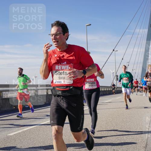 03.10.2025 - Köhlbrandbrückenlauf Michael Burmester http://msf.ph/oto/9072964 03.10.2025 12:38:23 Position 2 671, 6484, 6254 meine-sportfotos.de