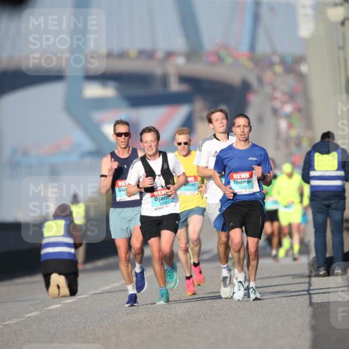 03.10.2025 - Köhlbrandbrückenlauf Jannik Wohlers http://msf.ph/oto/9072973 03.10.2025 09:39:03 Position 3 3153, 1032 meine-sportfotos.de