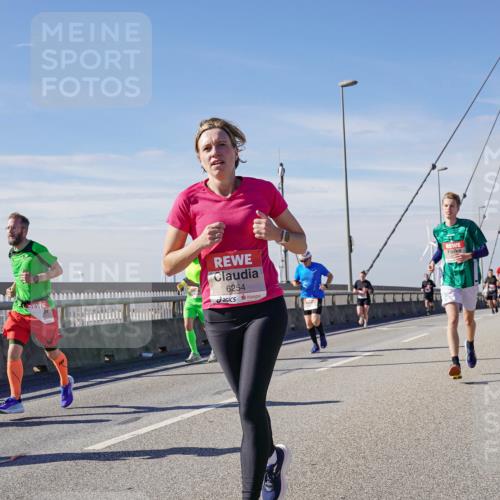 03.10.2025 - Köhlbrandbrückenlauf Michael Burmester http://msf.ph/oto/9072979 03.10.2025 12:38:24 Position 2 6254 meine-sportfotos.de