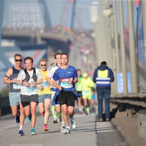 03.10.2025 - Köhlbrandbrückenlauf Jannik Wohlers http://msf.ph/oto/9072986 03.10.2025 09:39:04 Position 3 1017, 3153, 1032 meine-sportfotos.de