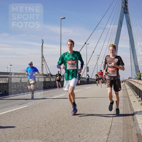 03.10.2025 - Köhlbrandbrückenlauf Michael Burmester http://msf.ph/oto/9072988 03.10.2025 12:38:25 Position 2 6167, 6824, 2025 meine-sportfotos.de