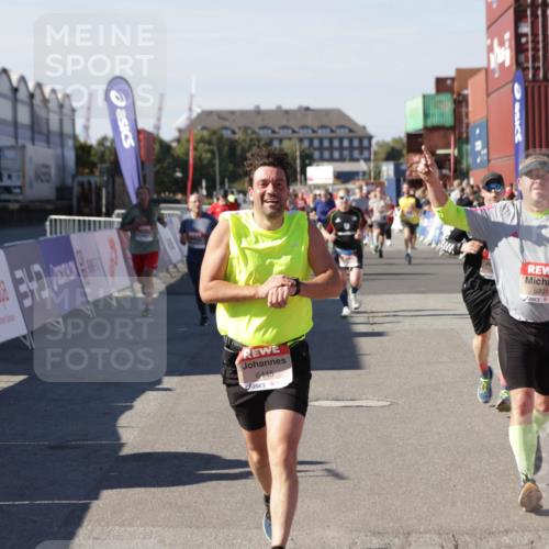 03.10.2025 - Köhlbrandbrückenlauf Jannik Wohlers http://msf.ph/oto/9073005 03.10.2025 13:15:51 Ziel 4210, 4374, 4604, 4677, 4833, 4885, 5768, 5800, 5801, 5879, 6112, 6301, 6445, 6507, 6536 meine-sportfotos.de
